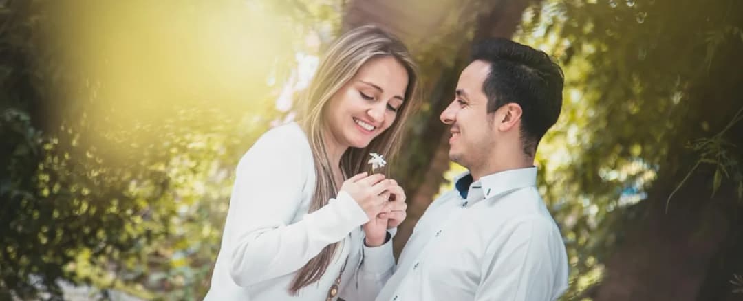 Jak rozpocząć konwersację z dziewczyną i uniknąć niezręczności